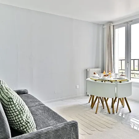 Lumineux En Banlieue Parisienne - Iii